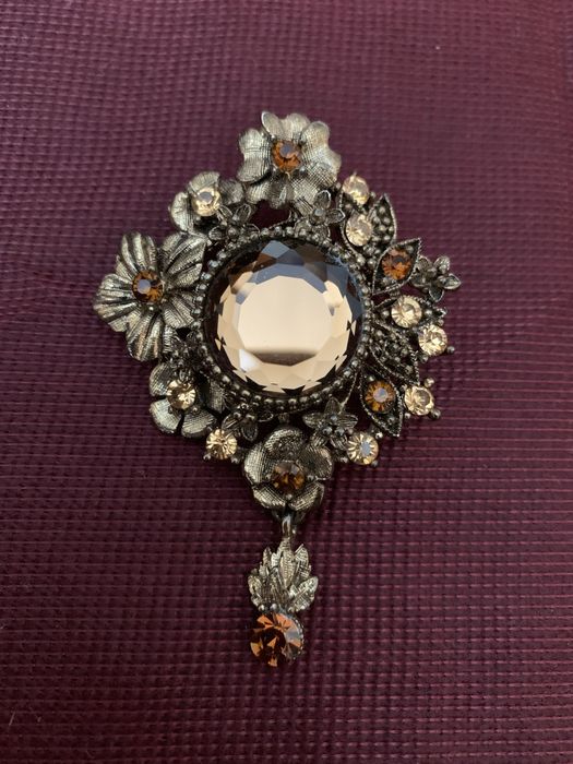 Вінтажна брошка старої Чехії