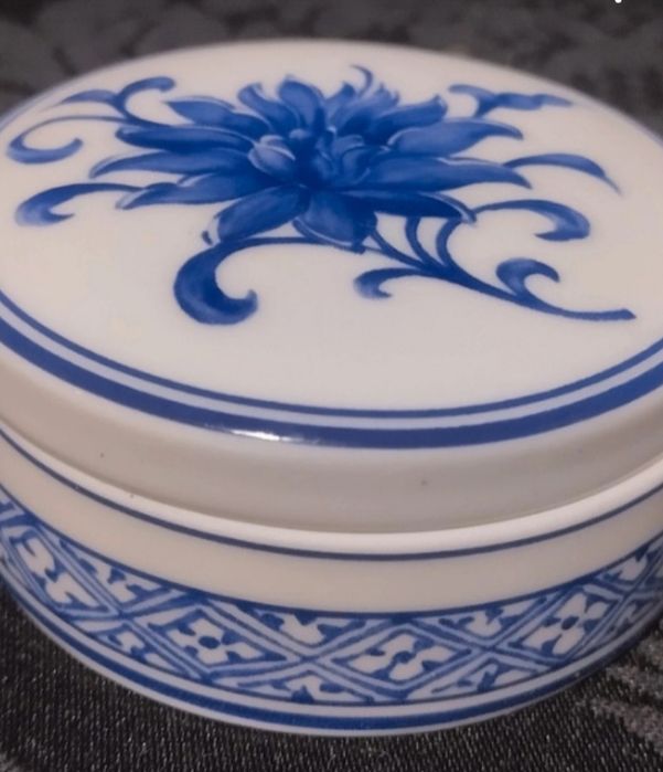 Caixa de porcelana da coleção Regaleira da Vista Alegre