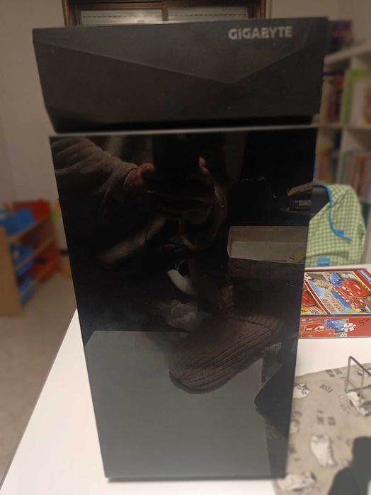 Caixa ATX Gigabyte C200 RGB USB 3.0 Preto Vidro Temperado