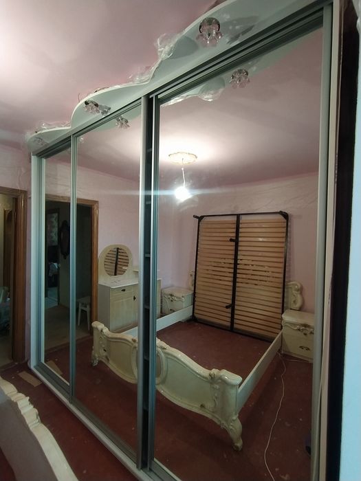 шафа купе у відмінному стані