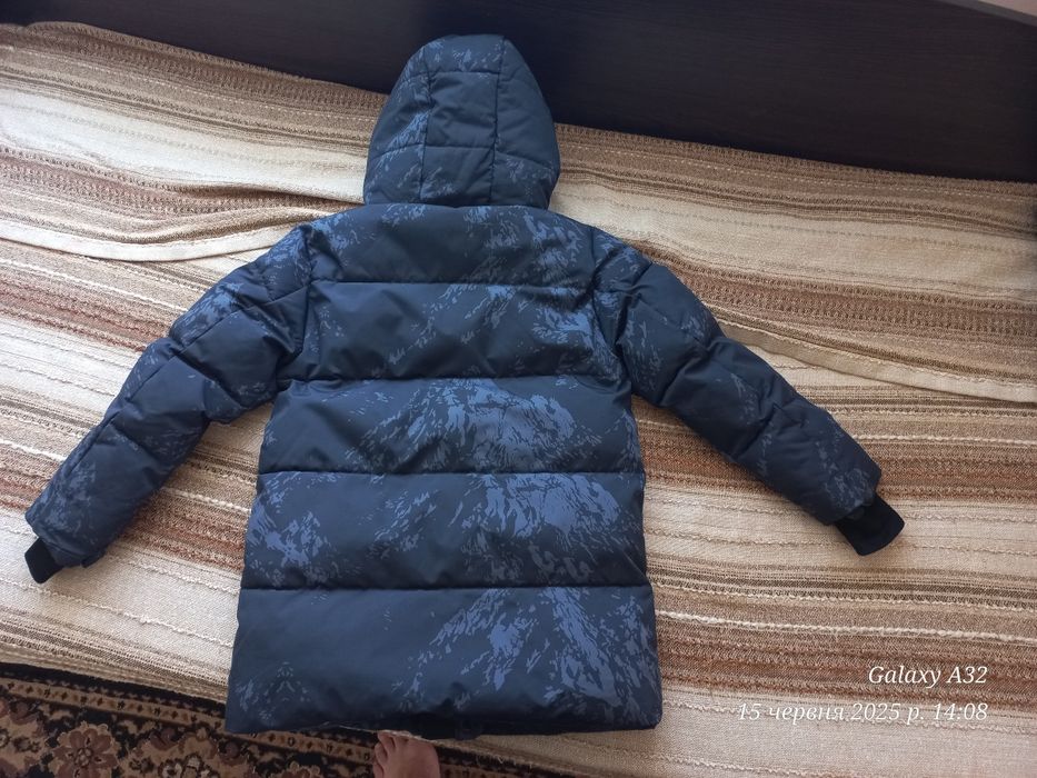 Куртка (зима) для хлопця 9-10 років.