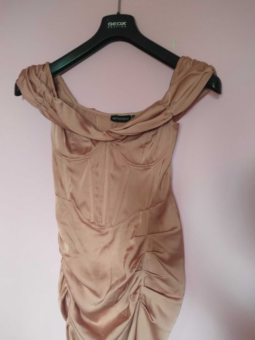 Długa sukienka balowa