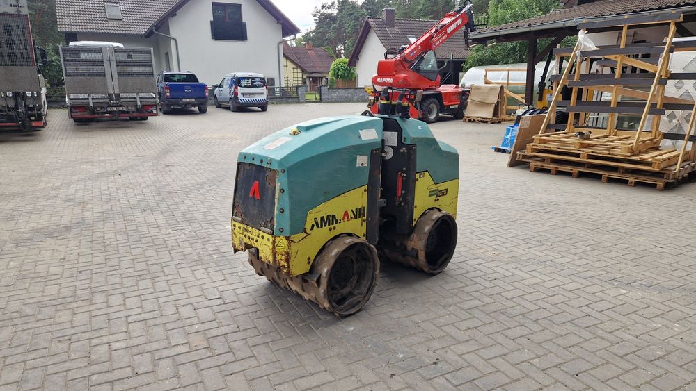 Walec okołkowany Ammann Rammax 1575 z 2016 roku