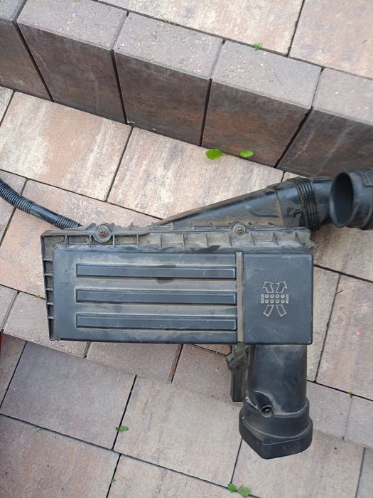 Obudowa filtra powietrza VW golf 5 3c0129.607as