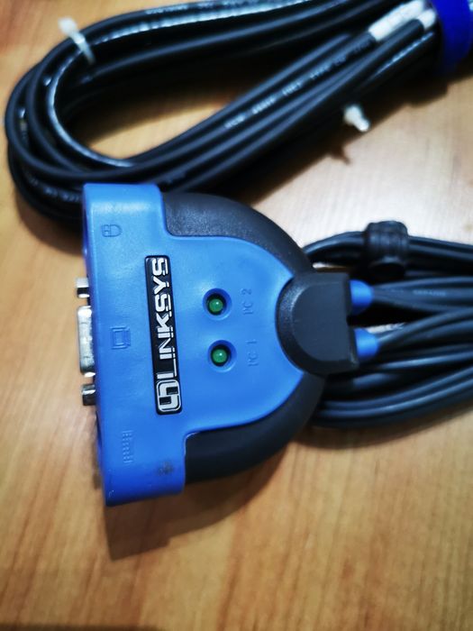Lynksys dual monitor controler
