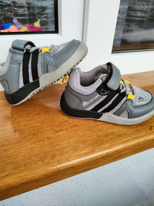 Кросівки шкіряні на хлопчика