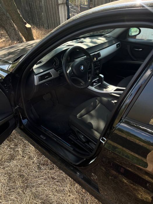 Продам BMW е90 320d на запчасти