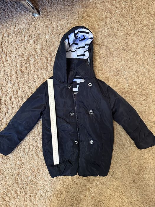 Безкоштовно Куртка на дівчинку чорна