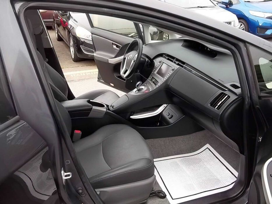 Toyota Prius Four      2015