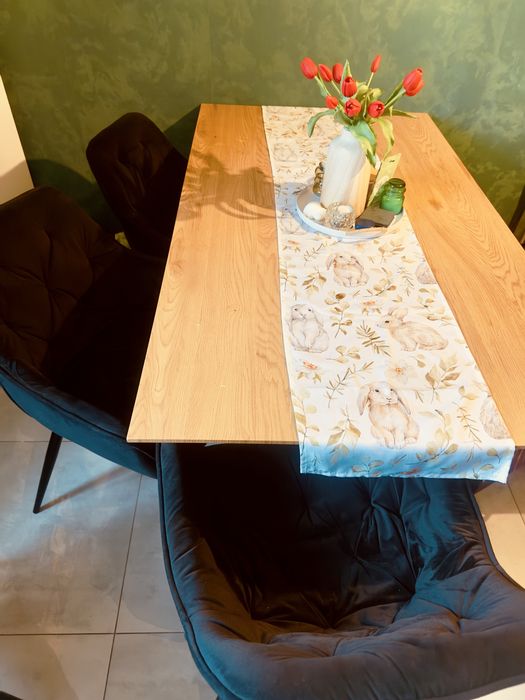 Stół rozkładany z fotelami