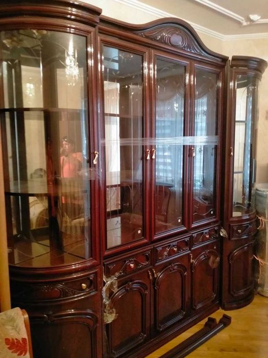 Шкаф для гостиной. Италия