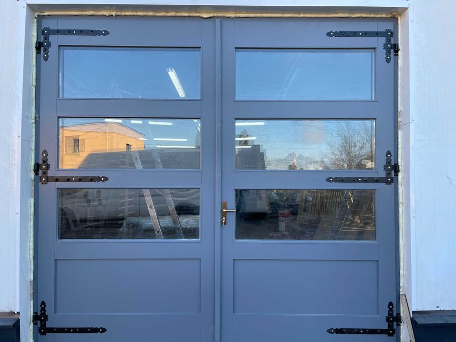 Brama drewniana  KRIS drzwi zewnętrzne na wymiar w dowolnym kolorze