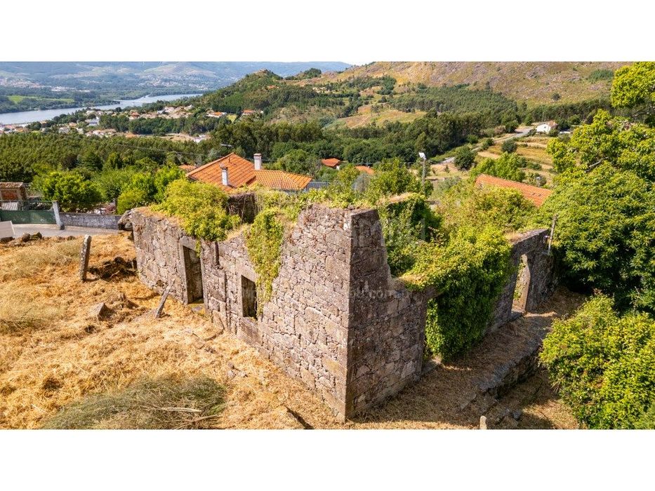 Plot of Land with Ruin and Approved Project for Rural Tourism in Loivo