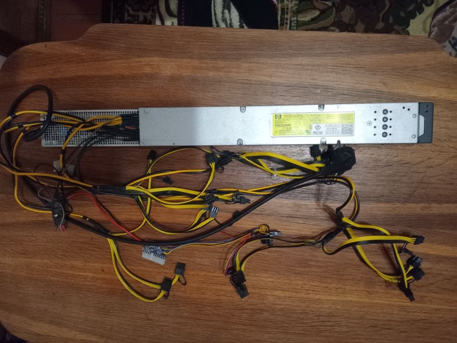 Блок живлення HP 1200W (200-240V) 

Продається серверний б