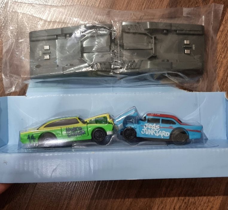 Машинки до автотреку Crash Race +  2  підзарядні  пристрої