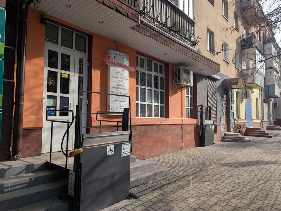 Приміщення 100м2 центр вулиця Бельведерська 2 фасадні входи