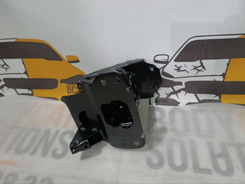 Кронштейн підсилювача правий (ліцензія) TOYOTA COROLLA 2020-23