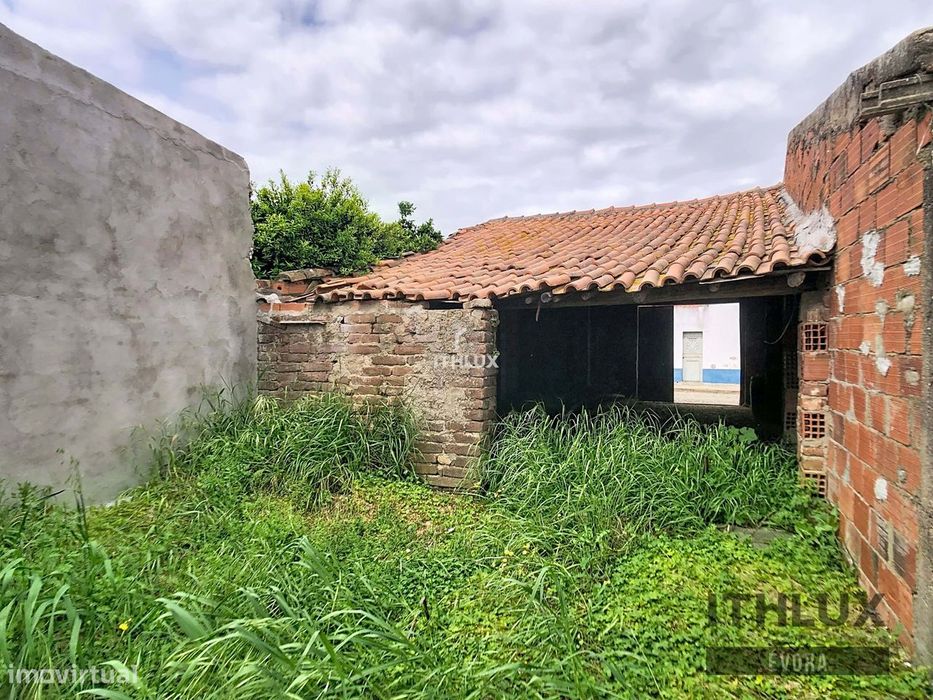 Imóvel com potencial no centro de Montoito — Montoito, Évora