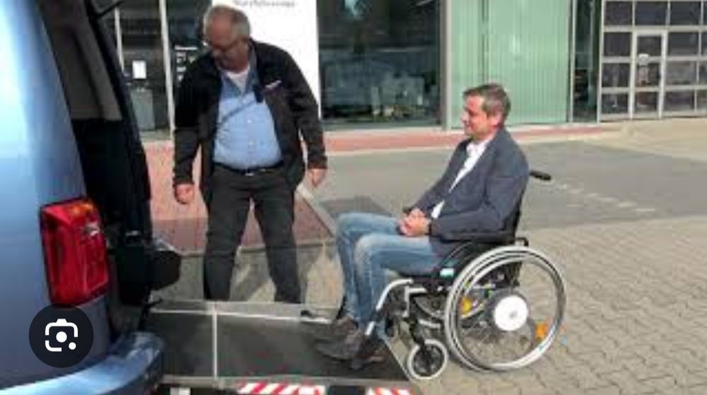 Перевозка маломобильных людей на инвалидных креслах