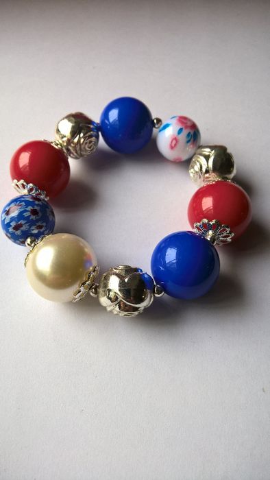 Pulseira Azul, vermelho e flores NOVA (portes incluídos)