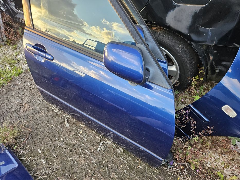 LEXUS IS200 99-   Drzwi PP  Prawe Przednie Lewe