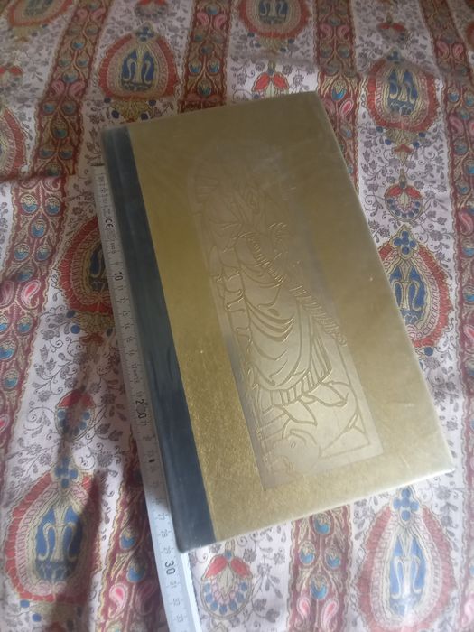 Livro Tesouros Artísticos de Portugal muito estimado