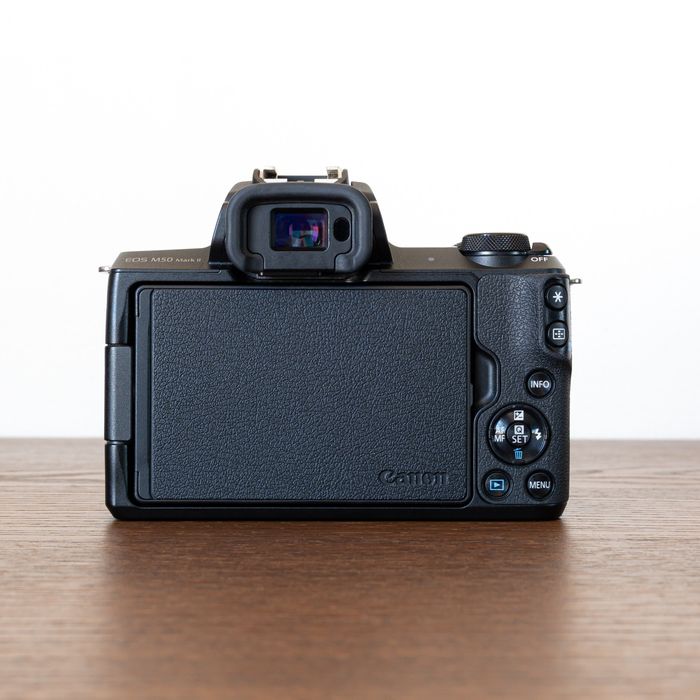 Canon EOS M50 Mark II c/ 2 Baterias Originais