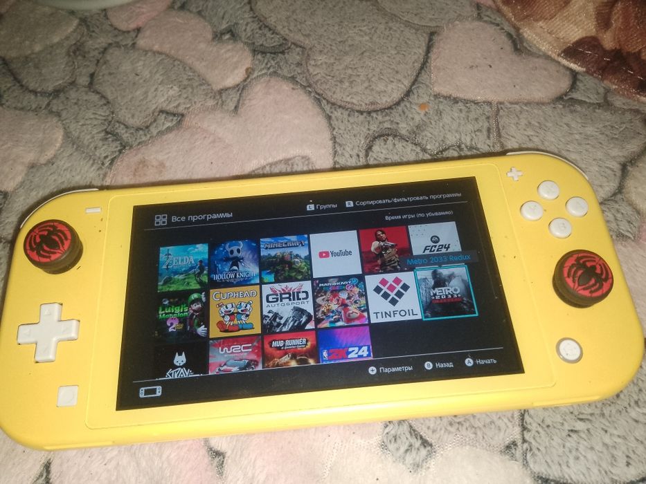 Продам консоль Nintendo switch lite K€F1R