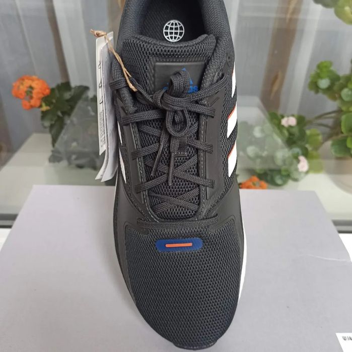 Продам кросівки adidas