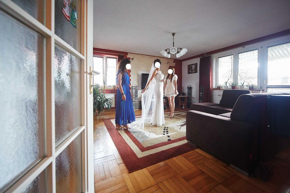 Piękna suknia ślubna rybka, koronka, perły, cekiny, La Belle, 36