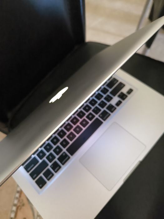 MacBook Pro 256GB 13 com  i5 8GB
