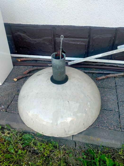 Solidny stojak na parasol ogrodowy