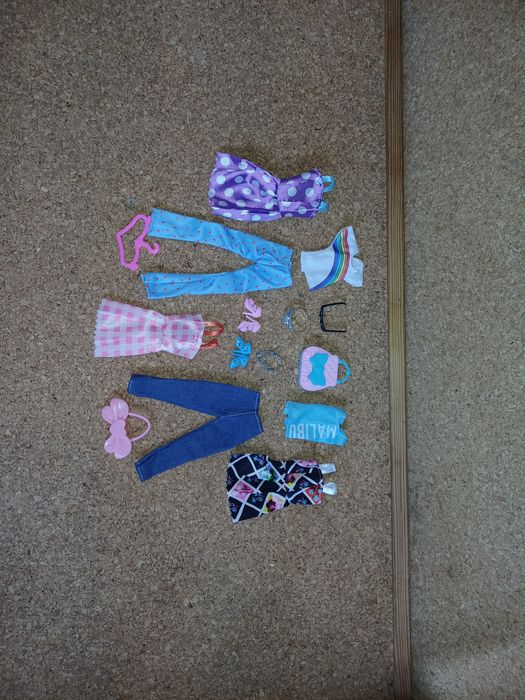 Barbie roupa nova. Vários conjuntos disponíveis