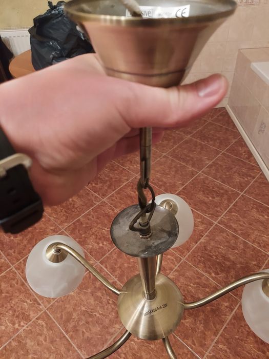 Sprzedam żyrandol na 5 żarówek metalowy