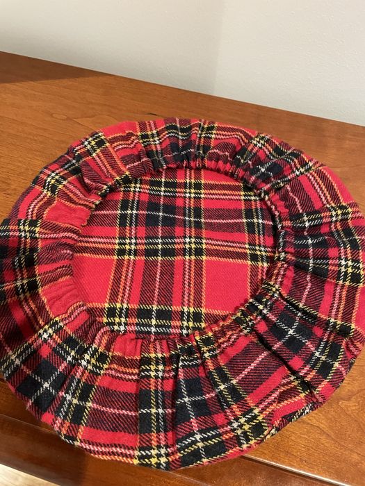 Boinas (preta de senhor + azul e vermelho de senhora)