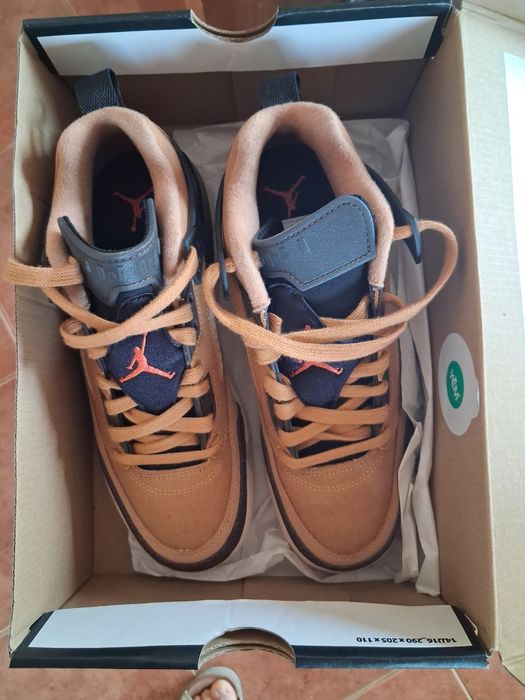 Sapatilhas jordan spizike