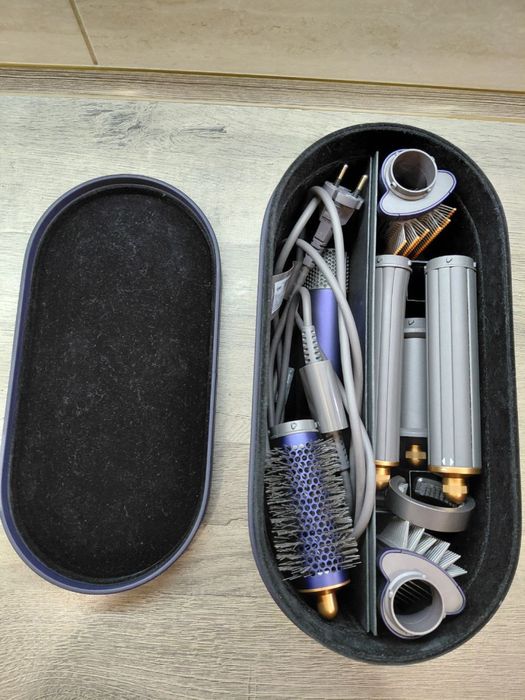 Стайлер для прямого та хвилястого волосся Dyson Airwrap i.d.