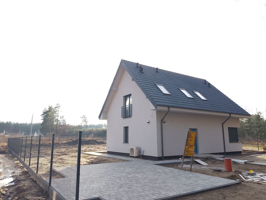 Dom z działką 126,51m2, działka 800 m2, kanalizacja, wodociąg światłowód.