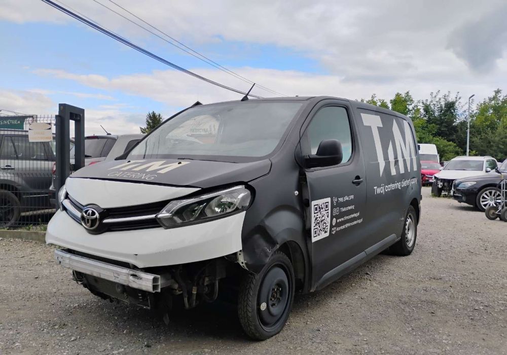 Toyota PROACE CHŁODNIA  2022r, 1.5 Diesel. CHŁODNIA Uszkodzony przód i prawy bok. Pali. VAT 23