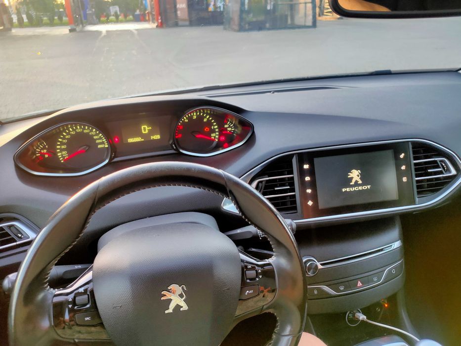 PEUGEOT 308-2015 рік