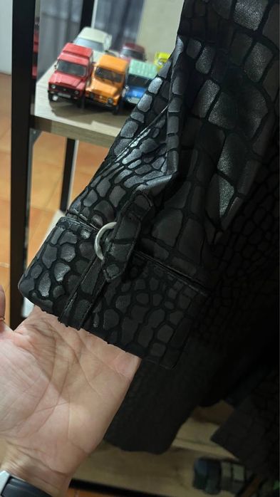 Продам  нове стильне шкіряне пальто