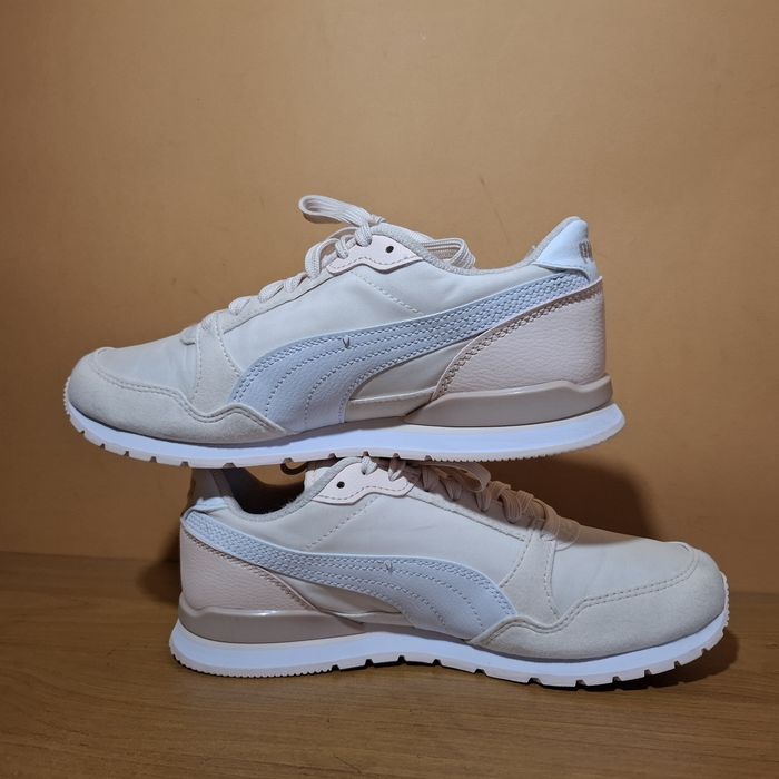 Жіночі фірмові кросівки Puma