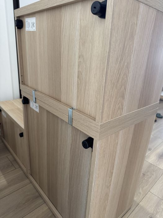 Móvel IKEA BESTÅ / SUTTERVIKEN – branco e efeito carvalho