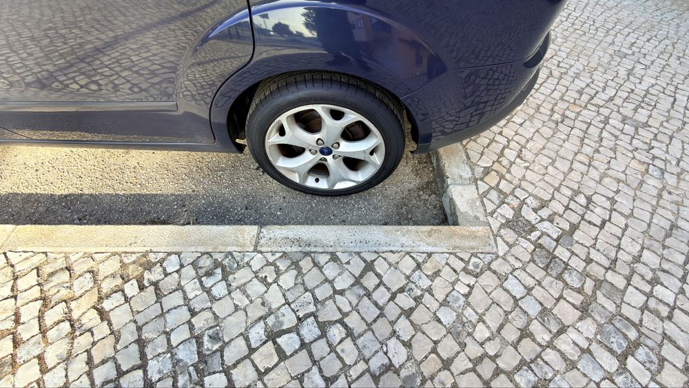 Ford S-Max — fotografia 2