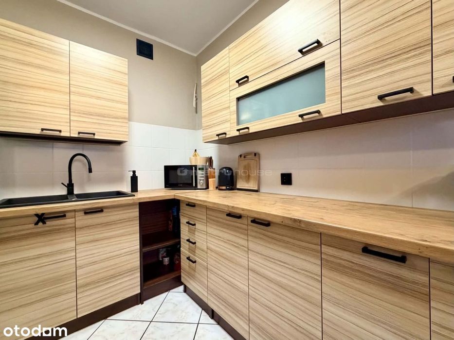 49 m²,  9. piętro  2 balkony
