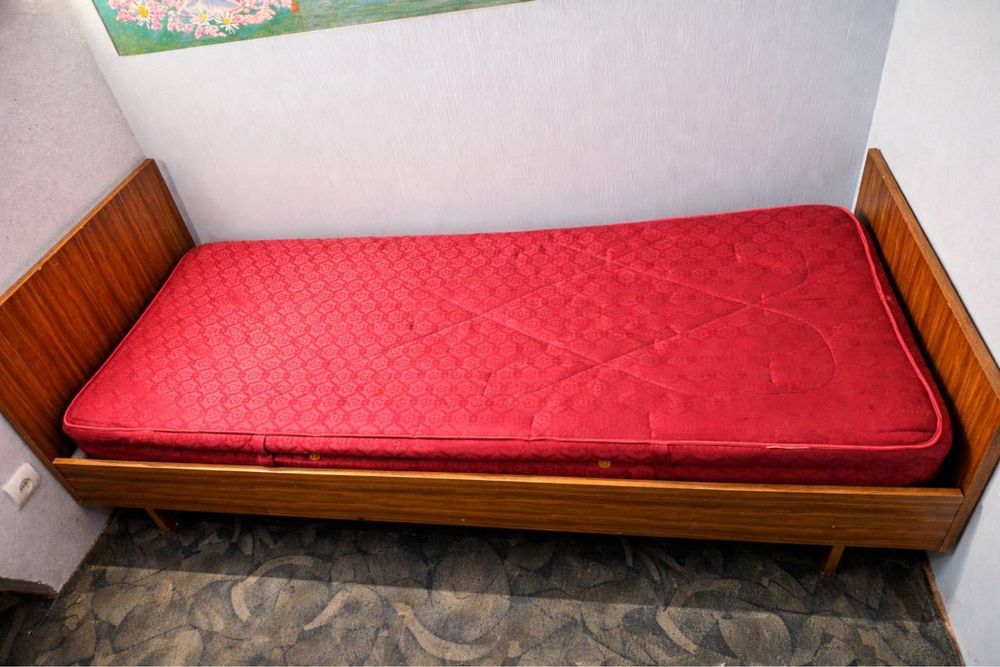 Односпальная кровать