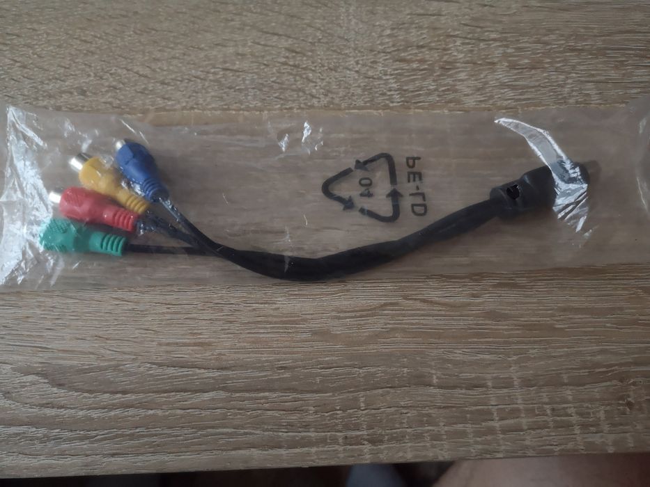 Adapter 7-Pin S-Video na 3 RCA RGB