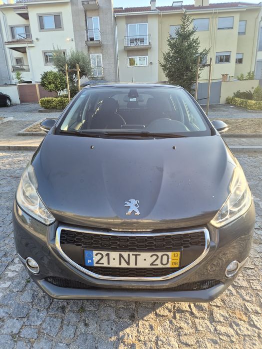 Peugeot 208 1.2 VTi Active – 2013 – 156.000 km