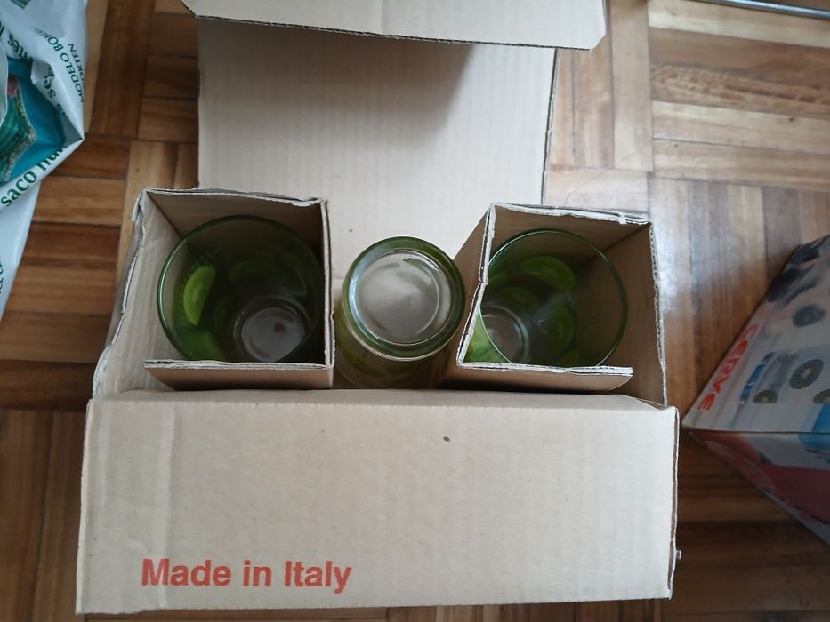 Conjunto copos e jarro