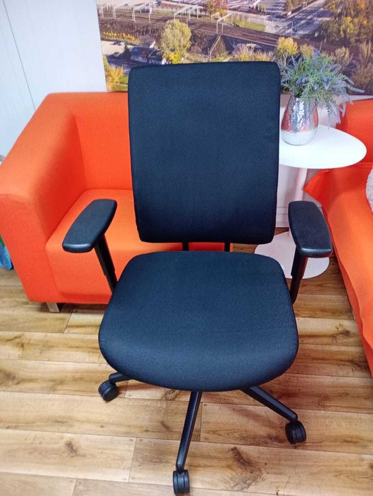 Fotel biurowy RIM czarny fotele krzesła biurowe obrotowe do biur domu